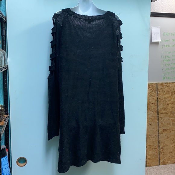 Black Long Sweater with shoulder/arm slits - Picture 5 of 6